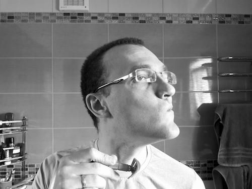 Натягивание кожи: поворачиваем голову