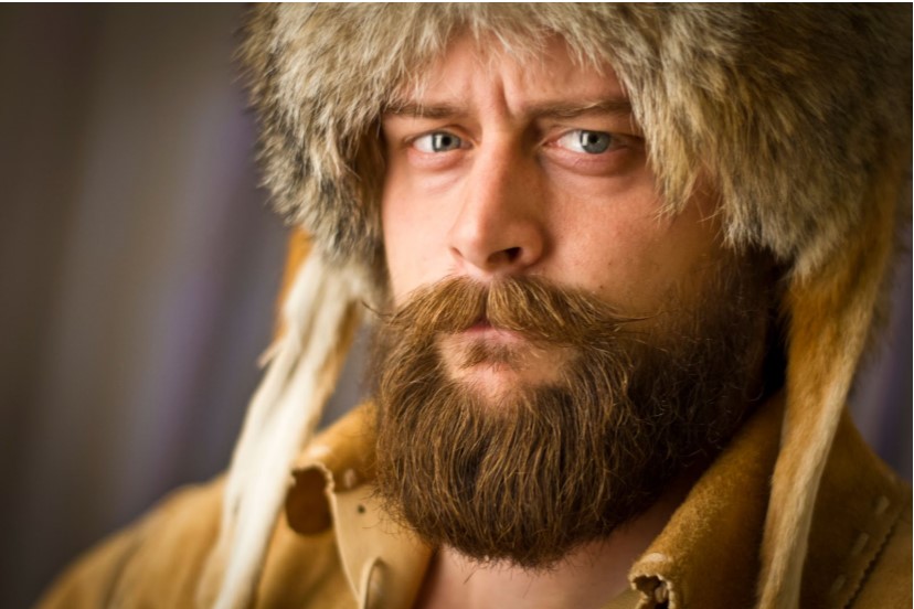 С бородой и в шапке С бородой и в шапке